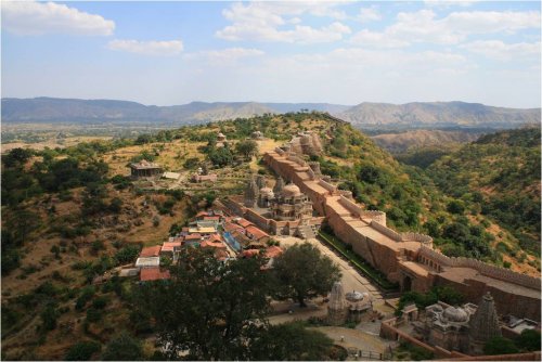 Кумбалгарх – Великая стена Индии (15 фото)