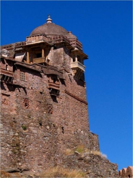 Кумбалгарх – Великая стена Индии (15 фото)