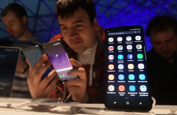 <br />
Данные владельцев миллионов смартфонов на Android оказались под угрозой<br />
