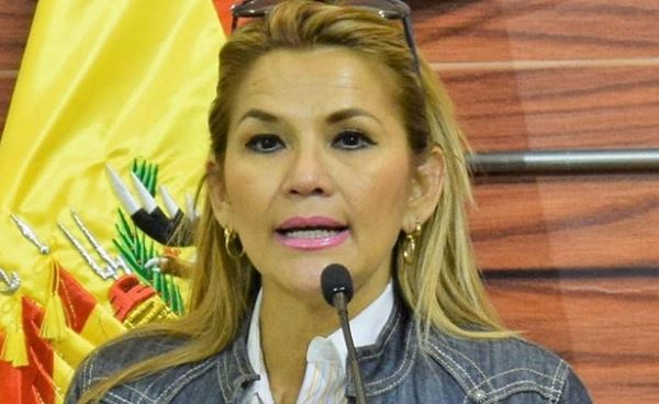 <br />
И.о. президента Боливии подпишет закон о всеобщих выборах<br />
