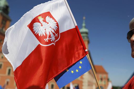 <br />
Санкции или деньги: Европа решает, что делать с Польшей<br />
