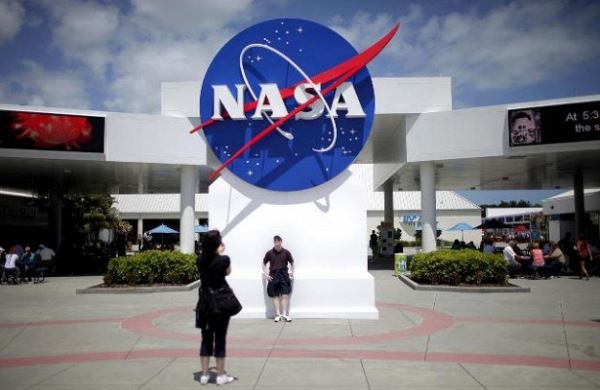 <br />
НАСА намерено купить дополнительные места на «Союзе»<br />
